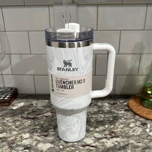 Stanley Quencher H2.0 Tumbler - White marble new